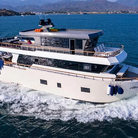 Explorer Yacht Hotel na wodzie Fethiye