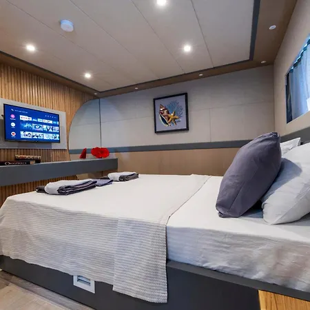 Explorer Yacht Hotel na wodzie Fethiye