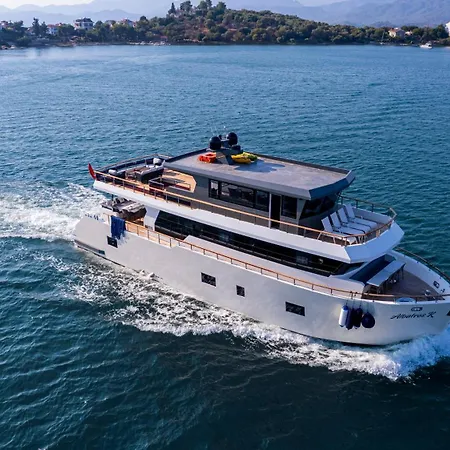 보트호텔 Explorer Yacht 페티예