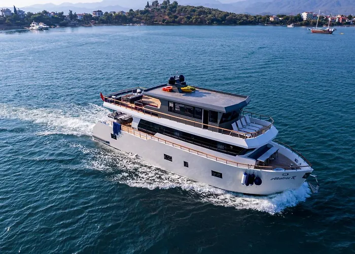 ספינת מלון Explorer Yacht פאטהיה