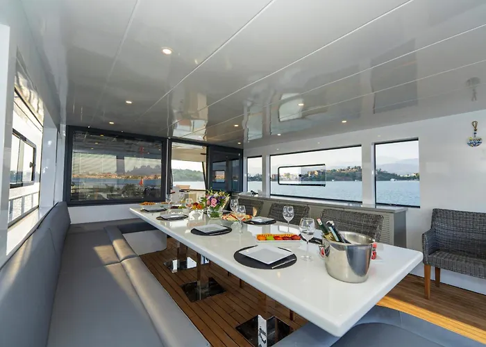 Explorer Yacht * פאטהיה